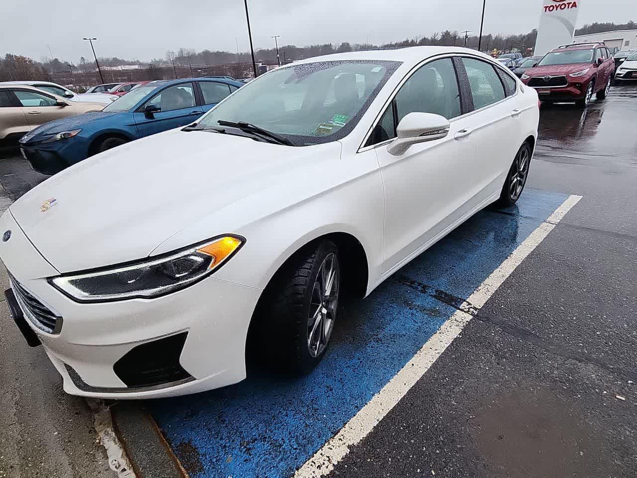 2019 Ford Fusion SEL's photo