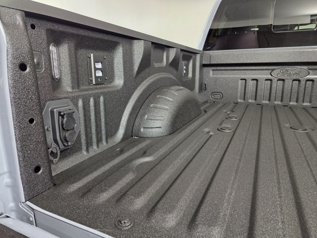 2025 Ford F-350 Lariat photo 7