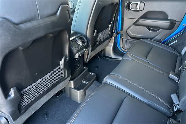 2025 Jeep Wrangler Sahara photo 11