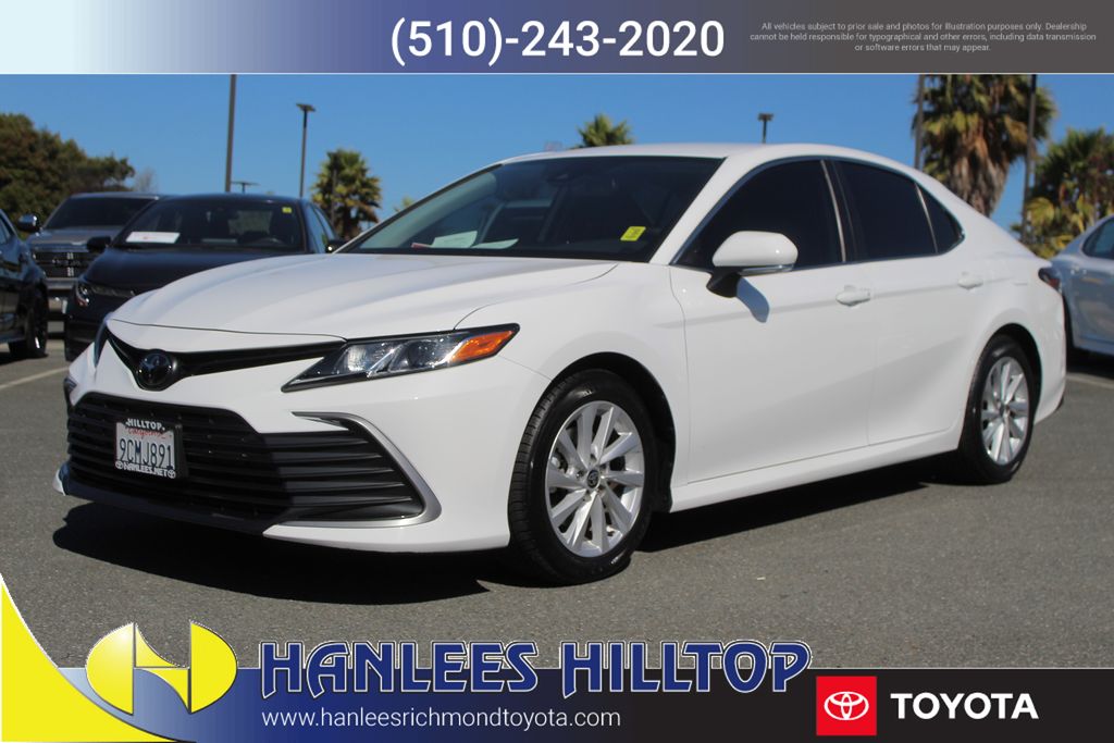 2022 Toyota Camry LE photo 2