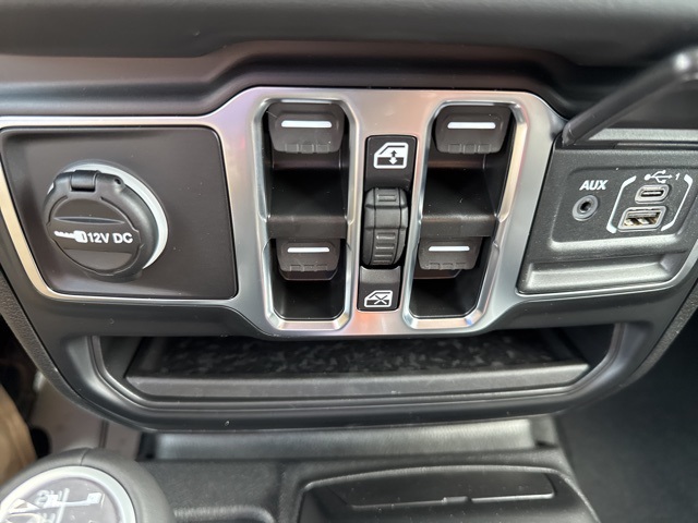 2025 Jeep Gladiator Sport photo 36