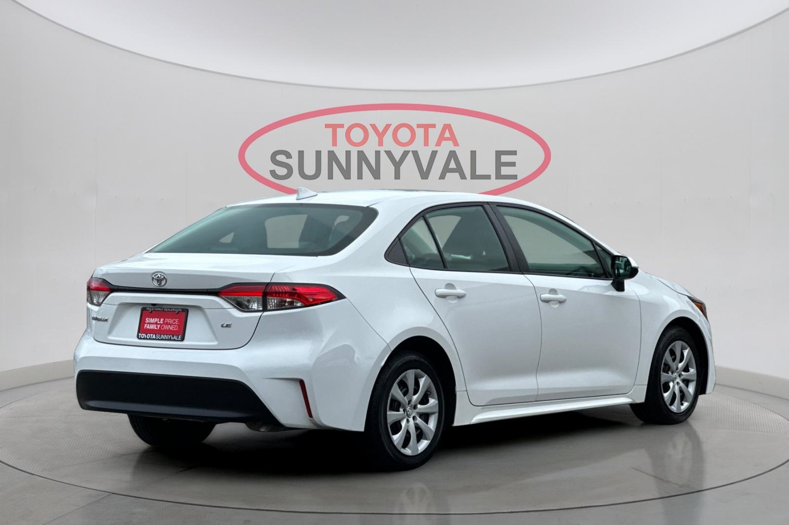 2023 Toyota Corolla LE photo 2