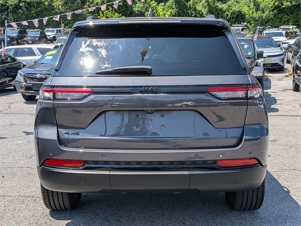 2023 Jeep Grand Cherokee Altitude photo 6
