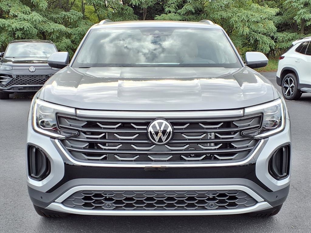 2026 Volkswagen Atlas Cross Sport SEL photo 2