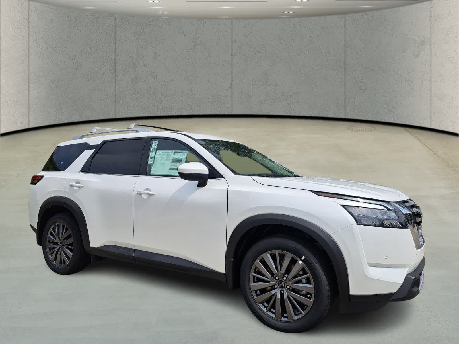 2025 Nissan Pathfinder SL photo 3