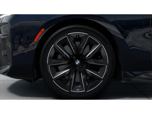 2026 Bmw 750e photo 6