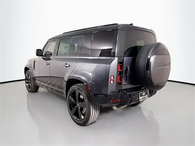 2025 Land Rover Defender 110 X-Dynamic SE photo 4
