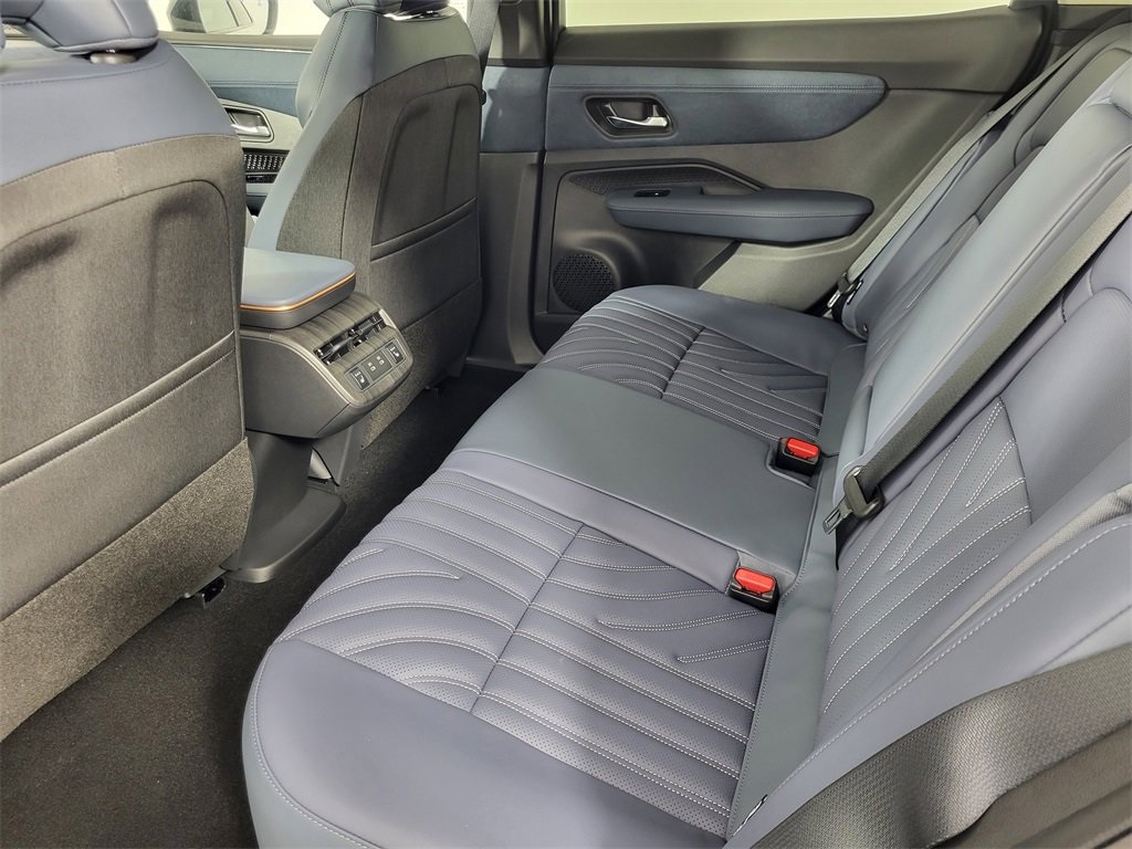 2025 Nissan ARIYA Platinum e-4ORCE photo 17