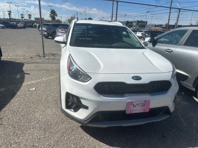 Used 2020 Snow White Pearl Kia LX image 2
