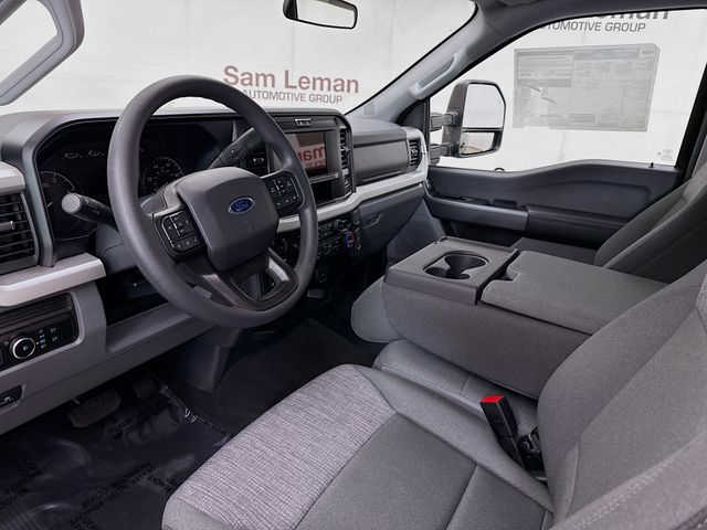2025 Ford F-350 photo 18