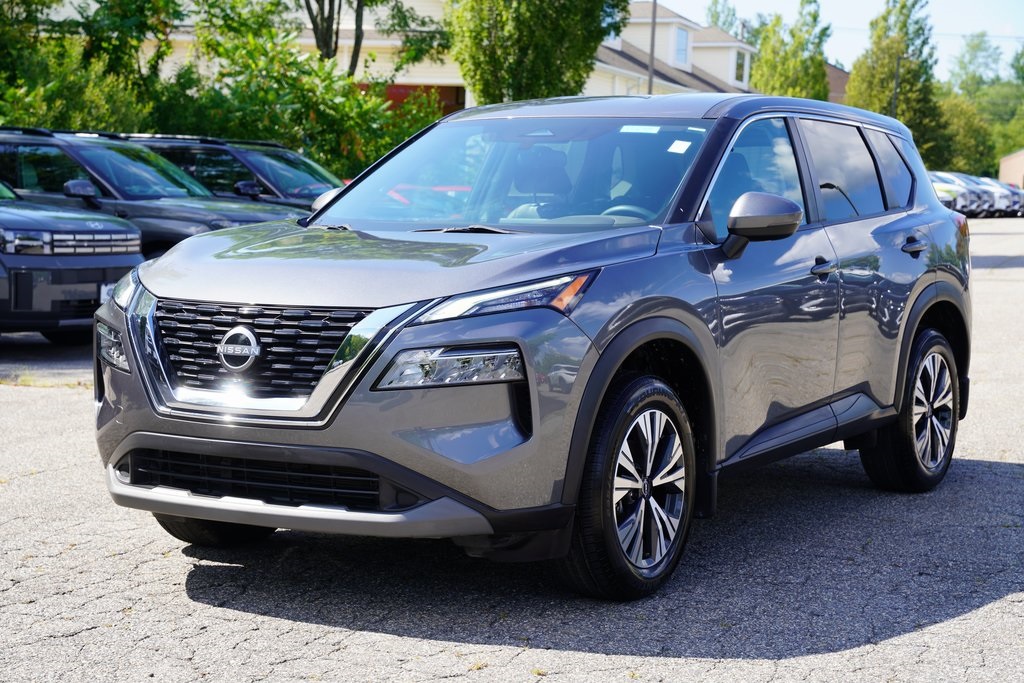 2022 Nissan Rogue SV photo 3