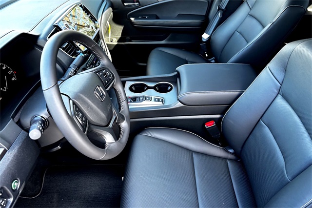 2025 Honda Ridgeline RTL photo 6
