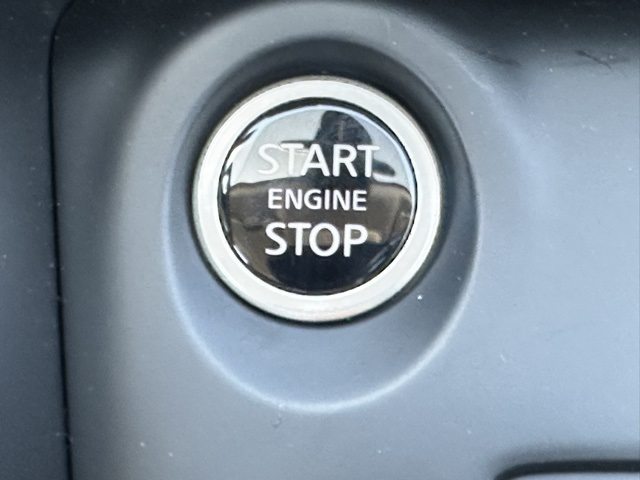 2025 Nissan Kicks Play S photo 16