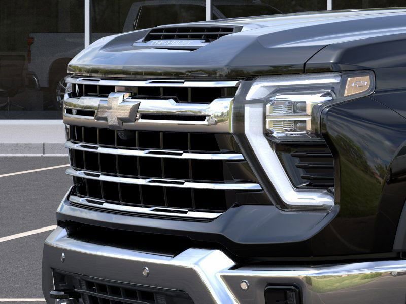 2025 Chevrolet Silverado 2500HD LTZ photo 13