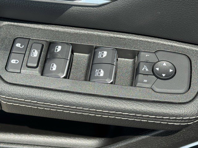 2026 Ram 1500 Laramie photo 8