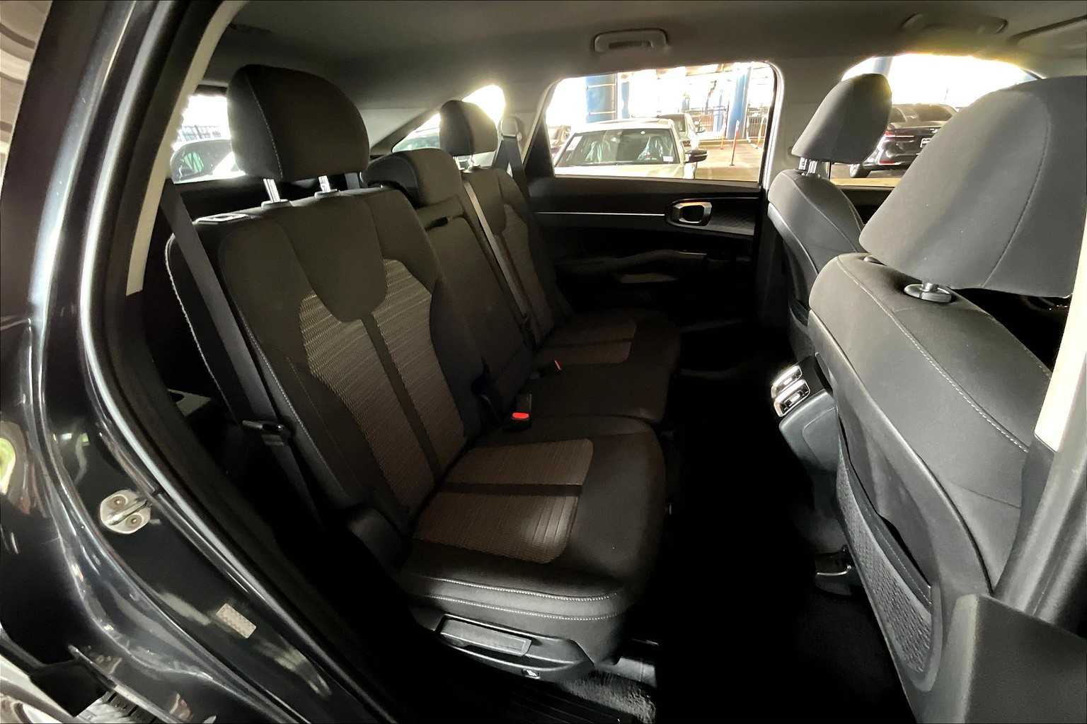 2021 Kia Sorento LX photo 20