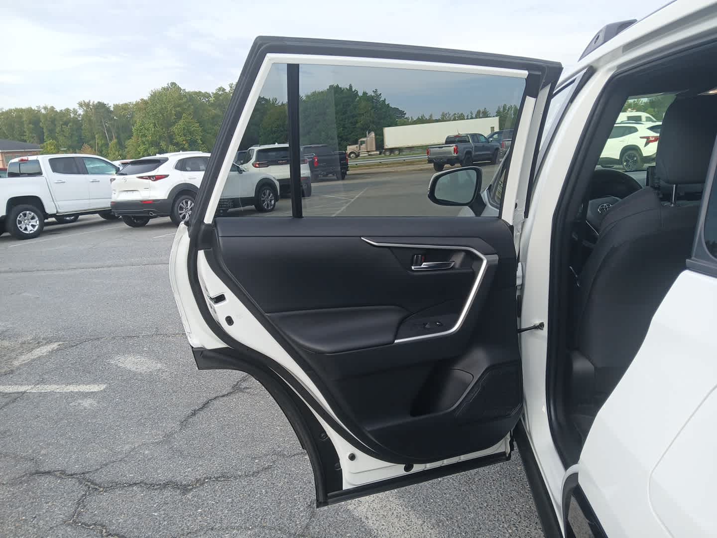 2022 Toyota RAV4 Prime SE photo 13