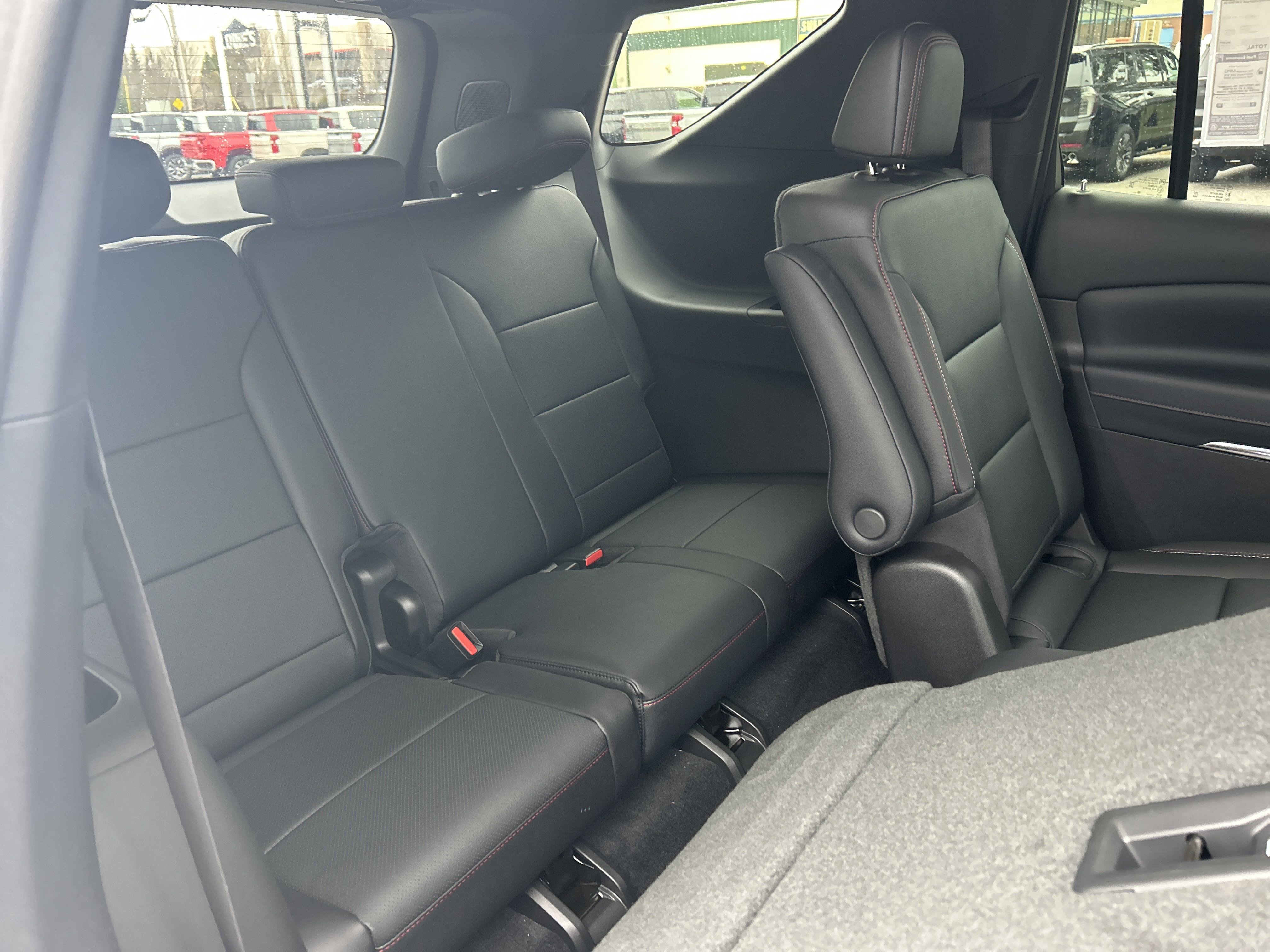 2026 Chevrolet Traverse Z71 photo 2