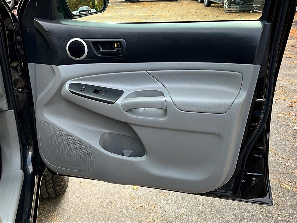2013 Toyota Tacoma Base 4x4 Access Cab photo 12