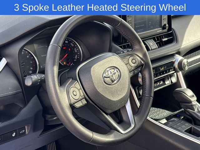 2020 Toyota RAV4 XLE photo 13