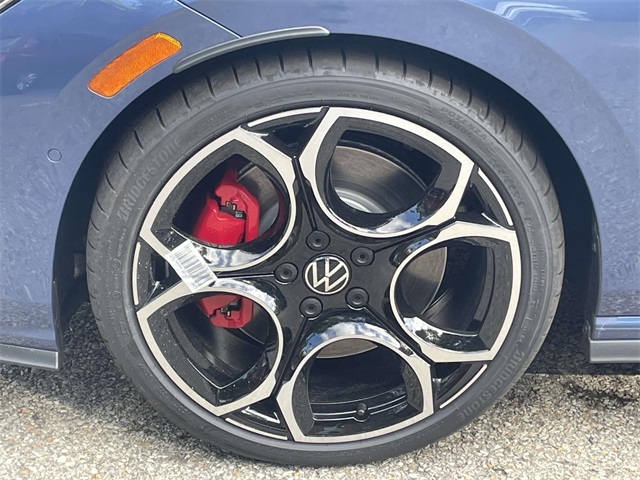 2025 Volkswagen Golf GTI Autobahn photo 10