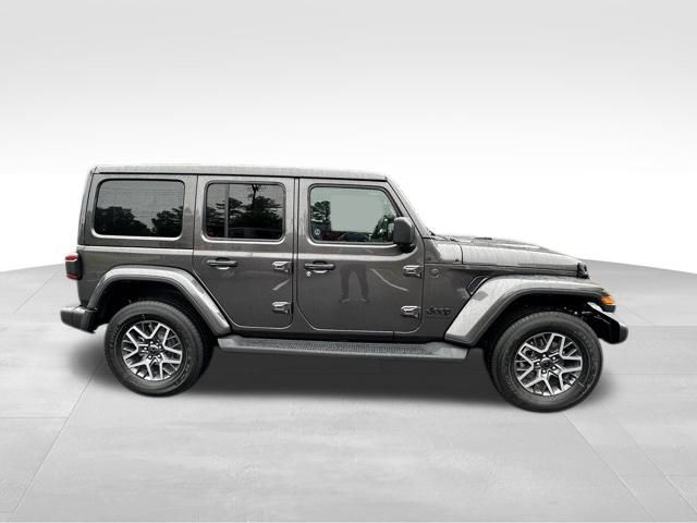 2025 Jeep Wrangler Sahara photo 3