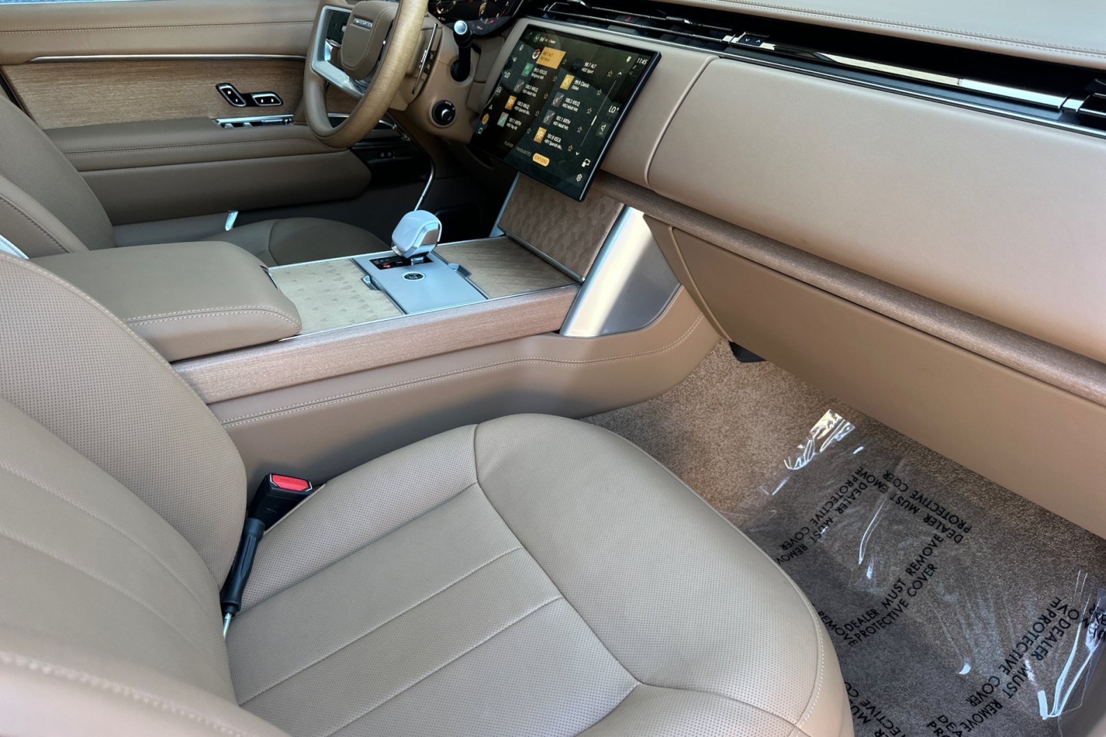 2024 Land Rover Range Rover SV photo 19