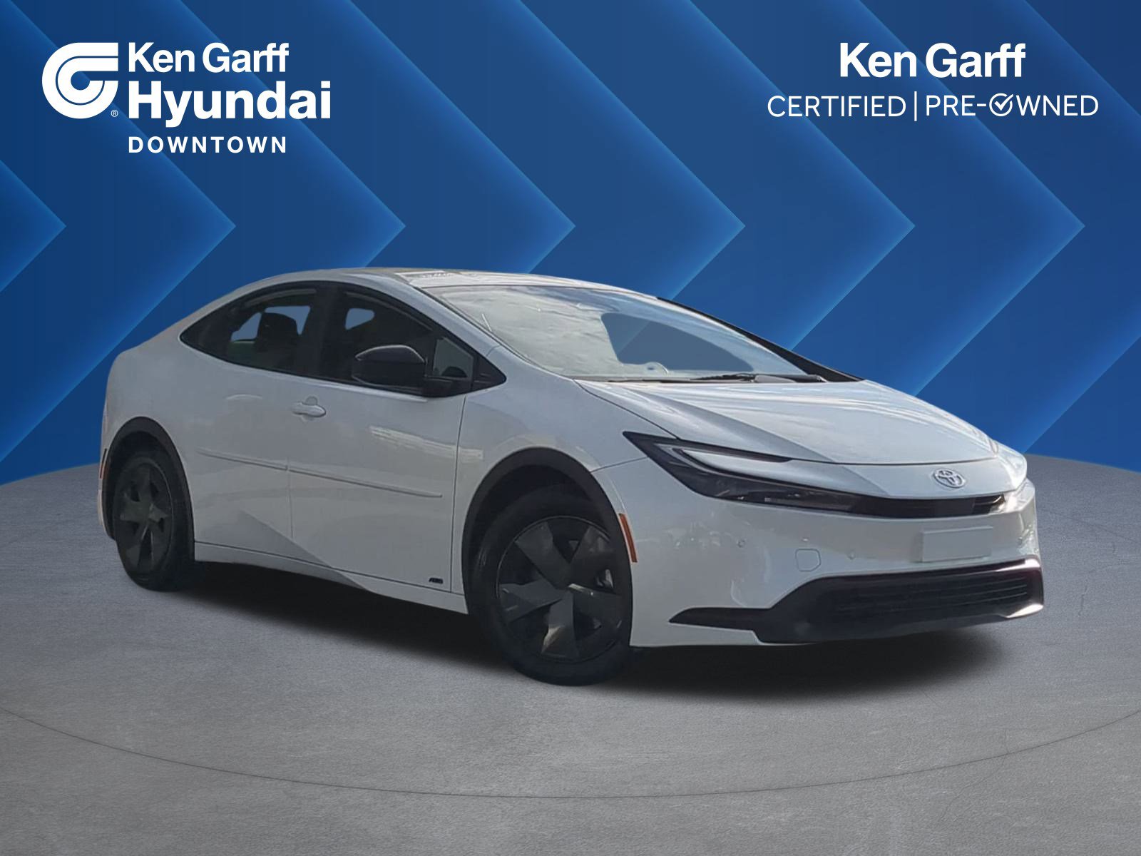 2024 Toyota Prius LE's photo