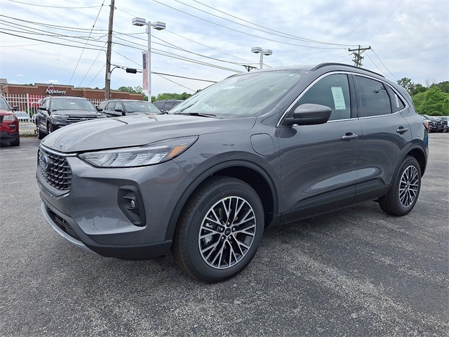 2025 Ford Escape Plug-In Hybrid photo 2