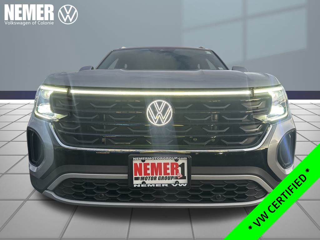 2024 Volkswagen Atlas Cross Sport SE Technology photo 2