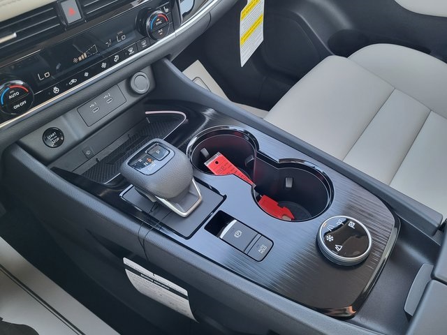 2025 Nissan Rogue SL photo 19