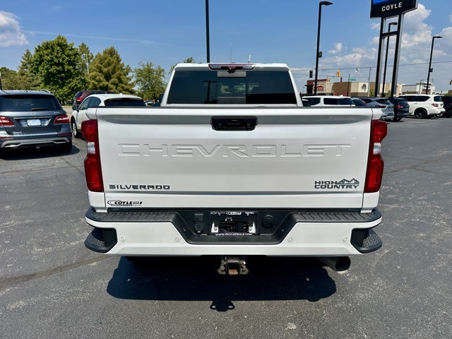 2023 Chevrolet Silverado 3500HD High Country photo 4