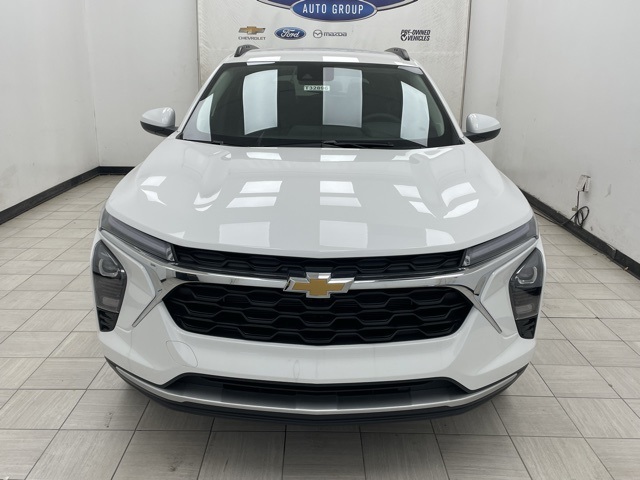 2025 Chevrolet Trax LT photo 10