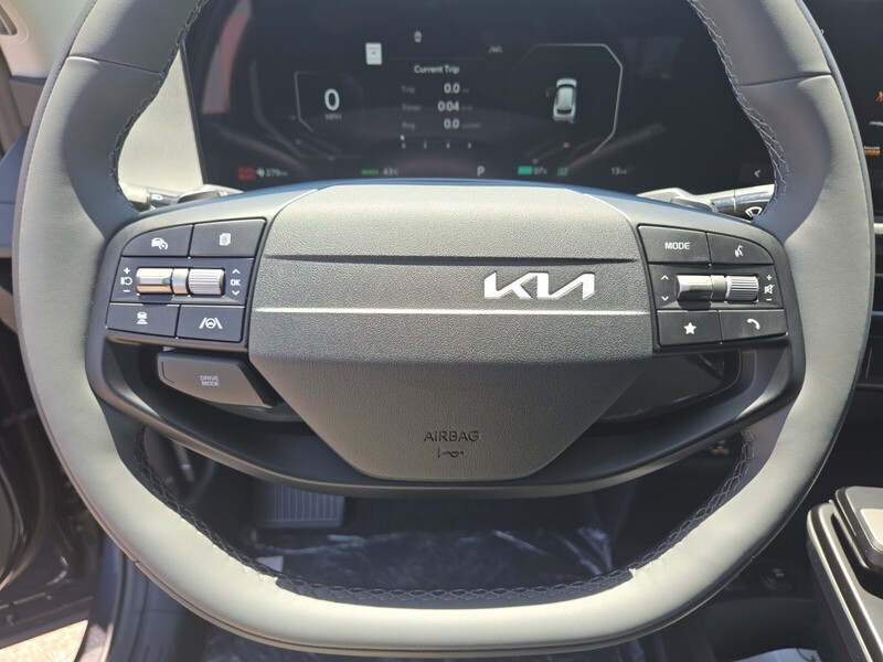 2025 Kia EV6 Light photo 8