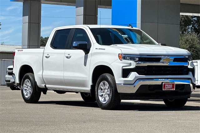 2026 Chevrolet Silverado 1500 LT photo 2