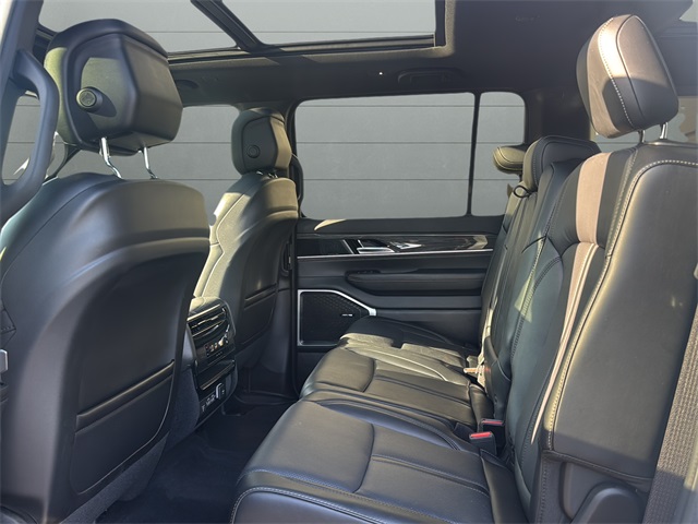 2022 Jeep Wagoneer Series II photo 10