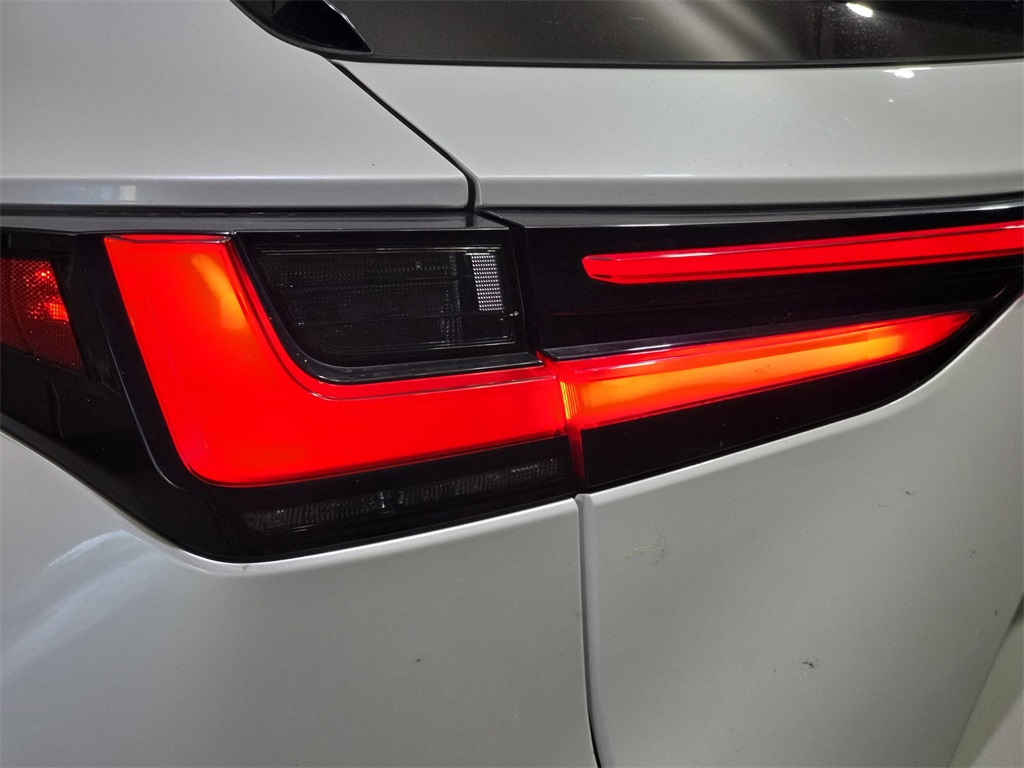 2022 Lexus NX 350h Premium photo 32