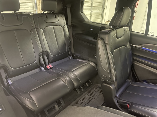 2023 Jeep Grand Cherokee Overland photo 21