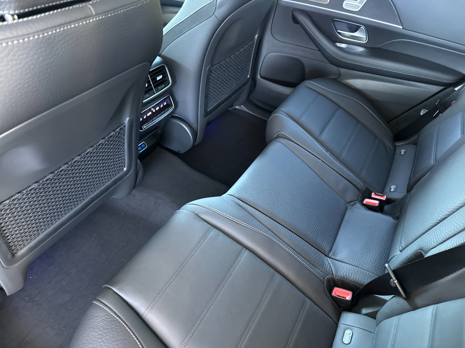 2026 Mercedes Benz GLS 450 4MATIC photo 12