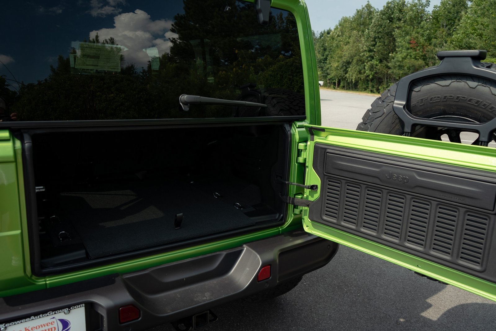 2025 Jeep Wrangler Willys photo 9