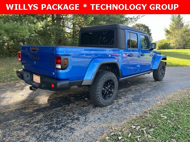 2023 Jeep Gladiator Willys photo 3