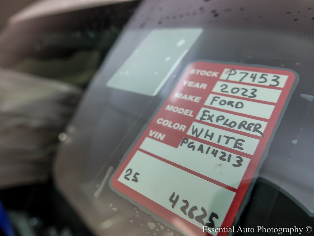 2023 FORD EXPLORER - Image 30