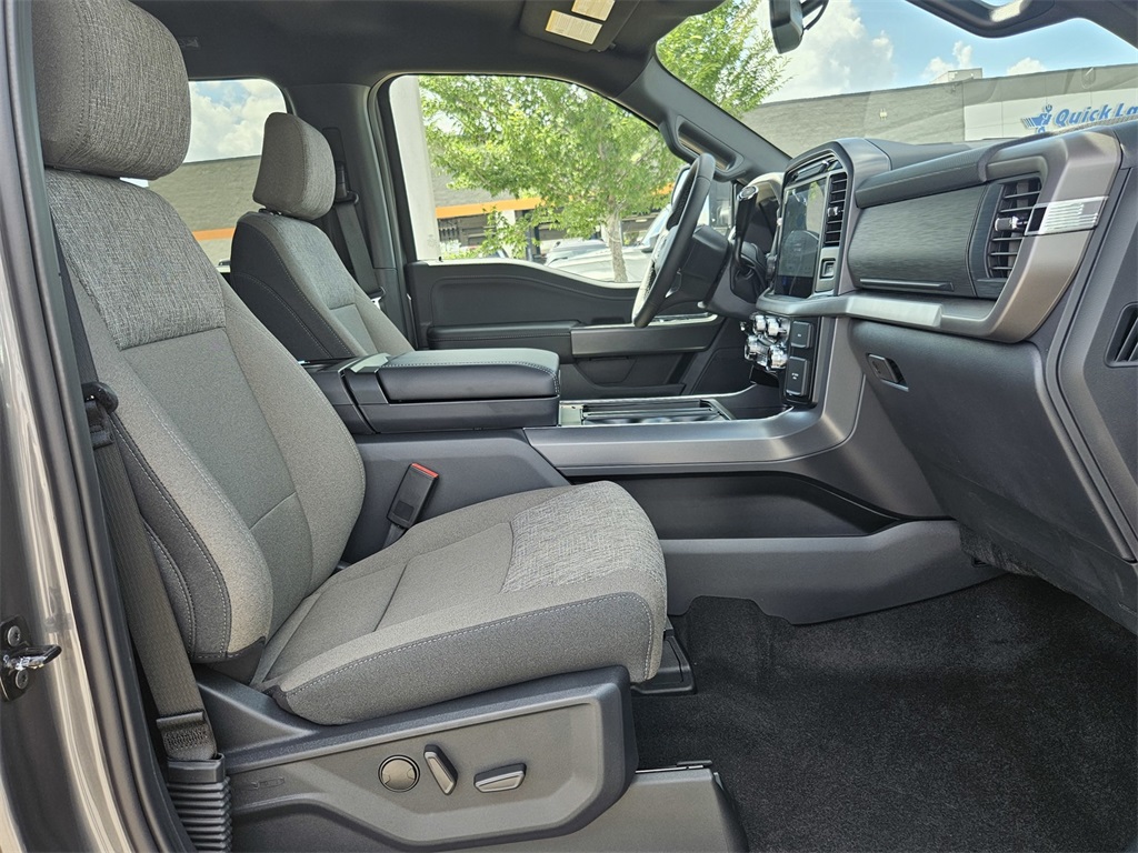 2025 Ford F-150 XLT photo 28