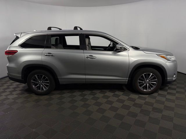 2017 Toyota Highlander XLE photo 6