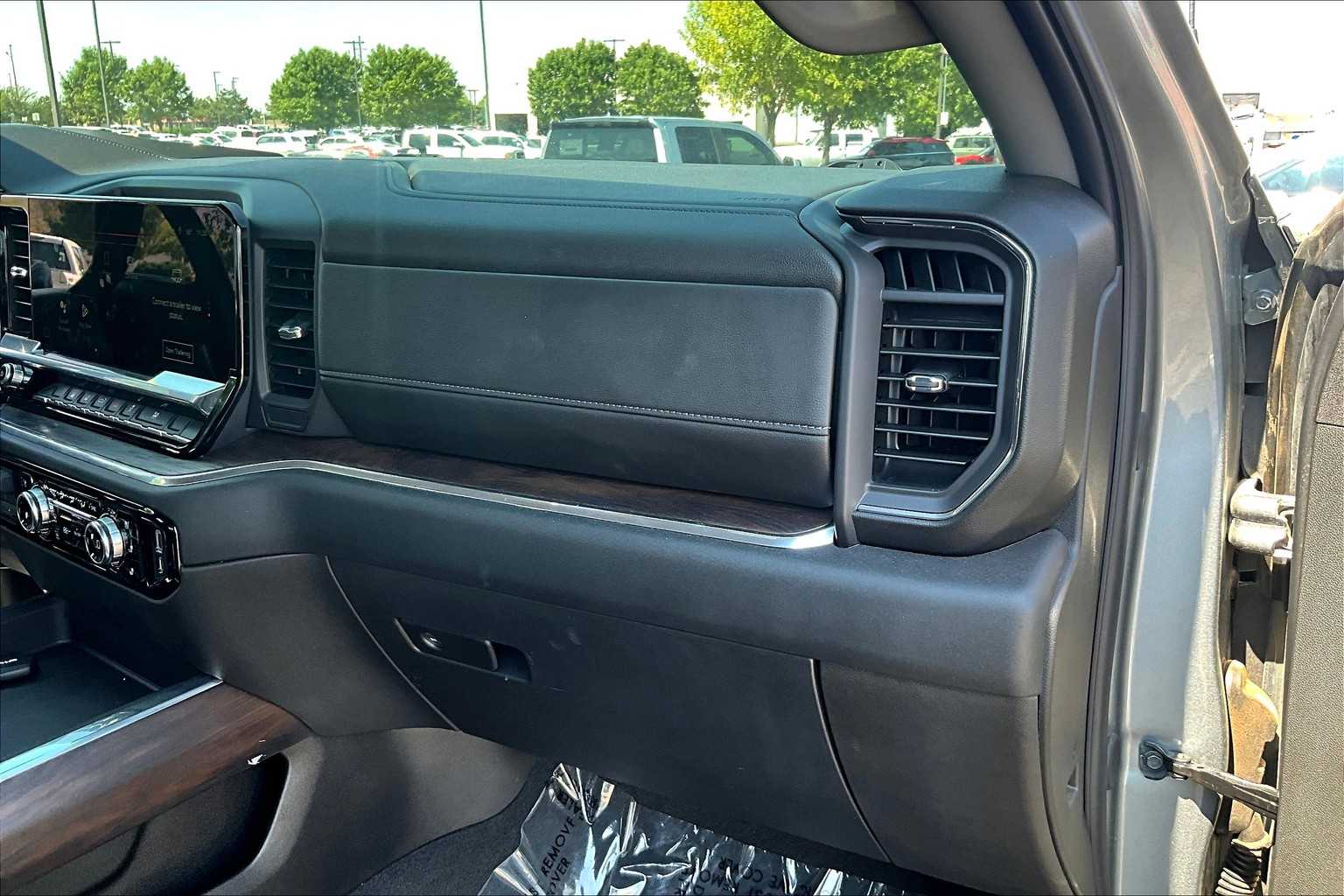 2025 Gmc Sierra SLT photo 15