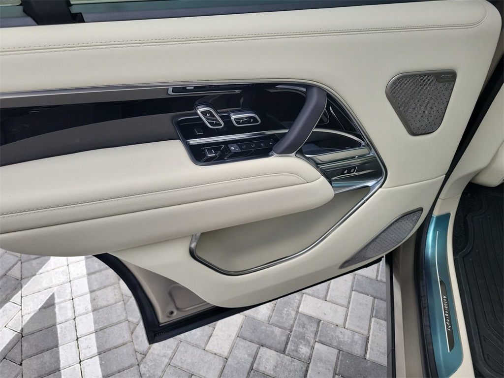 2025 Land Rover Range Rover Autobiography photo 18