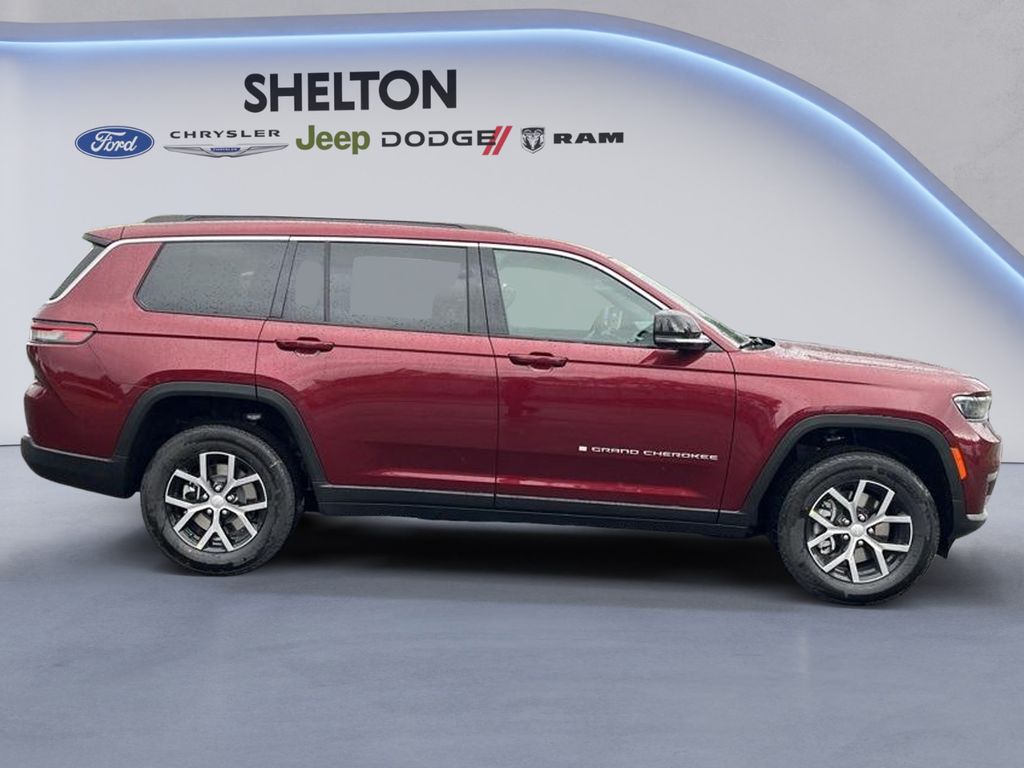 2025 Jeep Grand Cherokee Limited photo 3