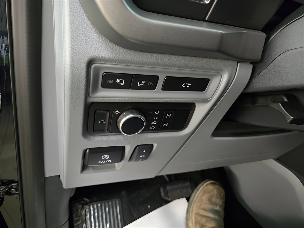 2024 Ford F-150 Lightning XLT photo 10