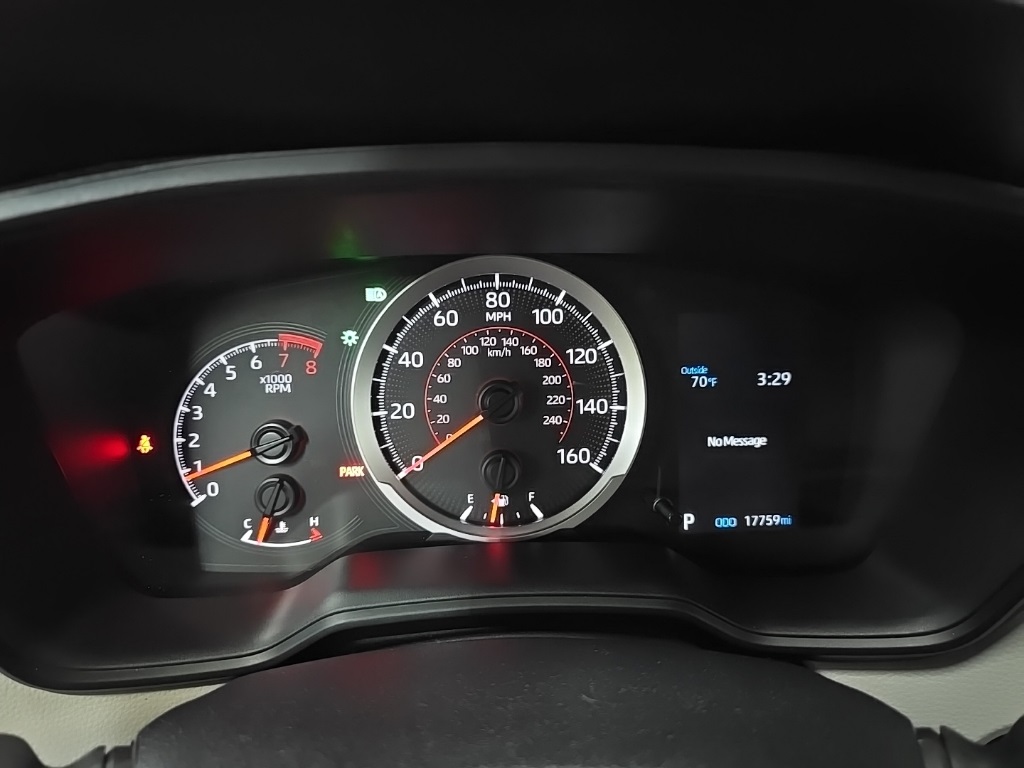 2022 Toyota Corolla Cross LE photo 20