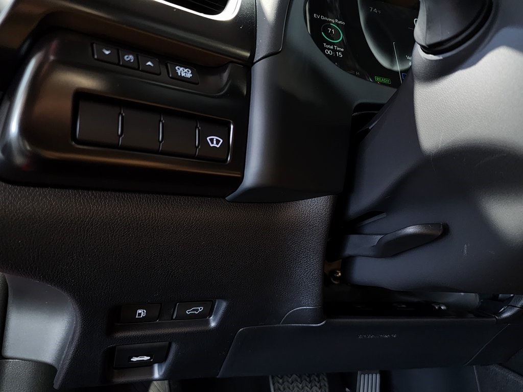 2025 Lexus UX photo 11